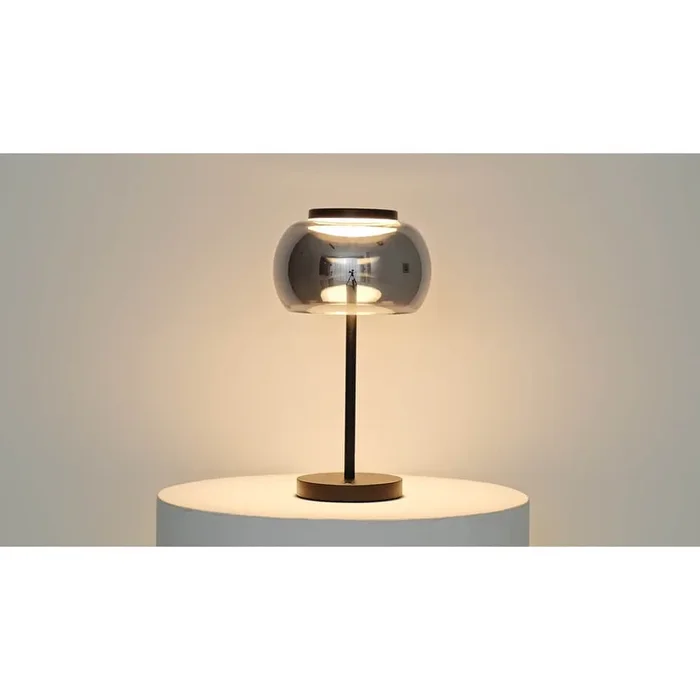 Lyora – Design-Tischleuchte Bounto mit Rauchglas