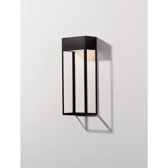 Lyora – Schlanke Wandleuchte Moby schwarz